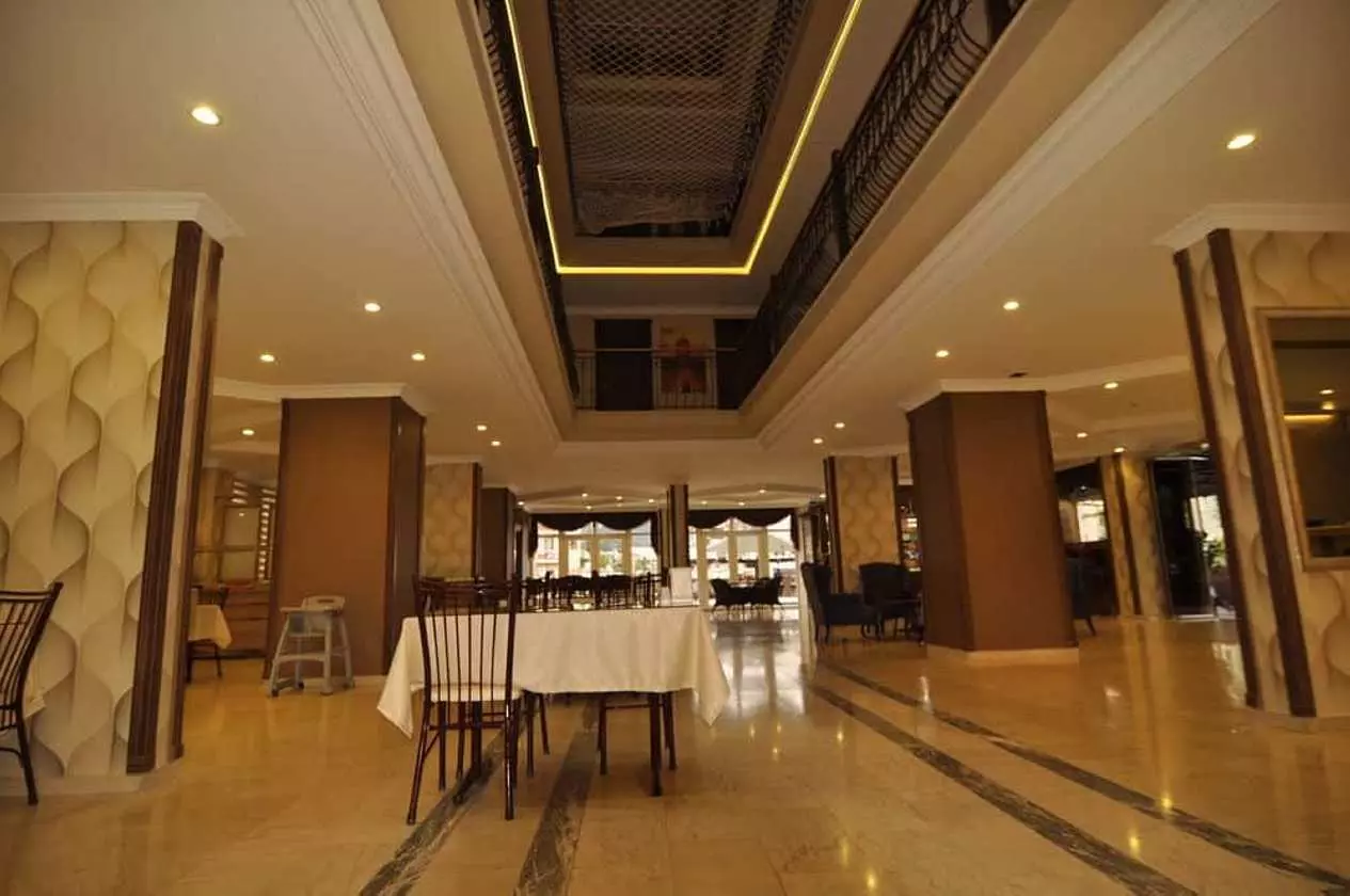 CLUBDORADO_SHABAVIZ (4).jpg